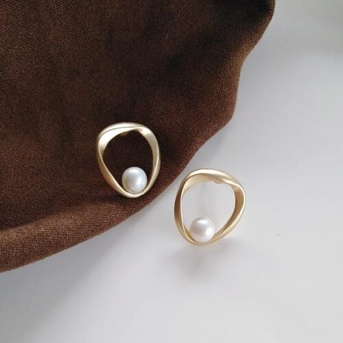 Fashion Jewelry Korea Temperament Irregular Circle Simulated Pearl Clip Earrings Temperament Matte Gold Clip on Earrings Female
