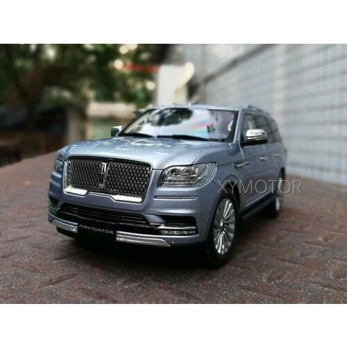 In Scale 1:18 For Lincoln NAVIGATOR Diecast Metal Car Model Kids boys girls Gift Collection Ornament Display Blue Metal,Plastic
