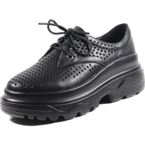 2019 European new muffin punching hollow belt leather handmade sandals womens Shoes