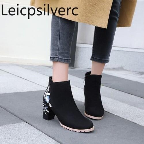 Womens Boots The New Autumn And Winter fashion Flower zipper High heel Ankle boots Womens shoes plus size 33-43 7cm high