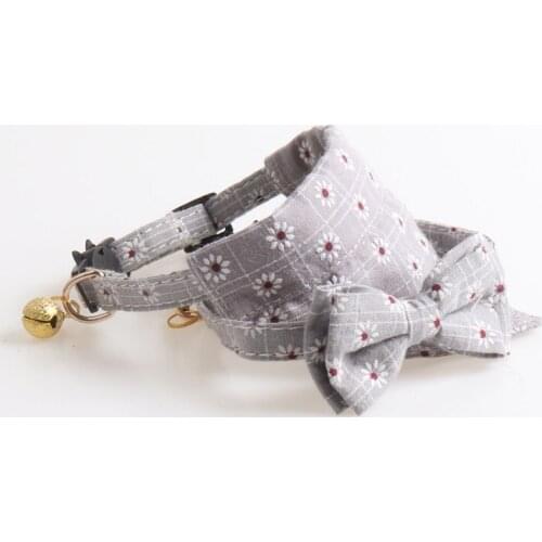 Pet Collar Triangle Scarf Bow Collar Collar Small Flower Saliva Towel with Bell Dog Collar Dogs Accessoires Custom Dog Collar