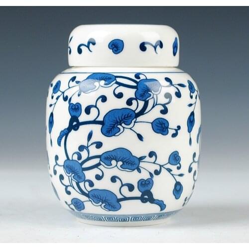 Traditional Chinese Style Classic Jingdezhen Tea Caddy Box White and Blue Porcelain Sealed Kung Fu Tea Jar Storage Canister