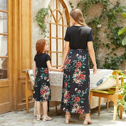 Mum and Daughter Outfits Summer Mommy and Me Dress Sisters Matching Outfits Women Kids Girl Dress Baby Rompers Women Dresses