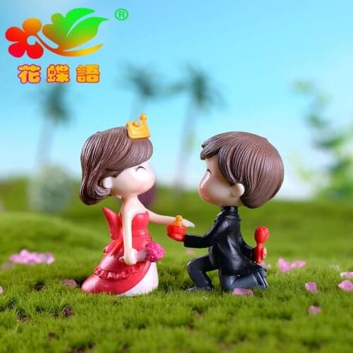 2pcs/set Propose Marriage Lover Figurines Doll Miniatures Couple Bride and Groom DIY Craft Gift Ornament for Wedding Party Decor