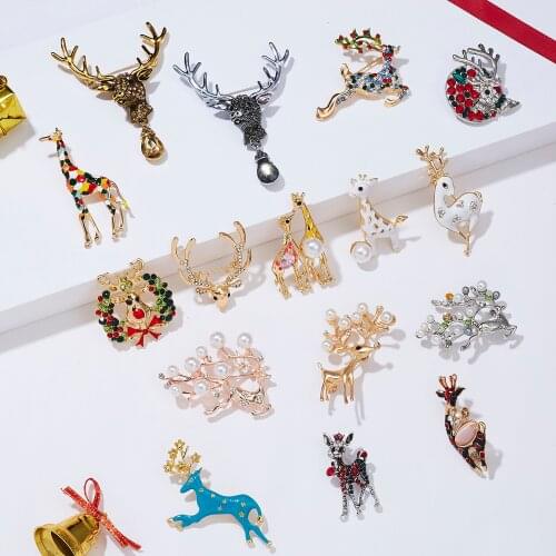 Rhinestone Deer Brooches for Women Christmas Reindeer Pins Luxury Enamel Sika Deer Animal Coat Corsage Fashion Christmas Jewelry