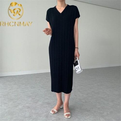 Dresses For Women 2021 Summer Short Sleeve Pleated Knitted Dress Bodycon Vintage Sexy V-Neck Maxi European Casual Midi Dress