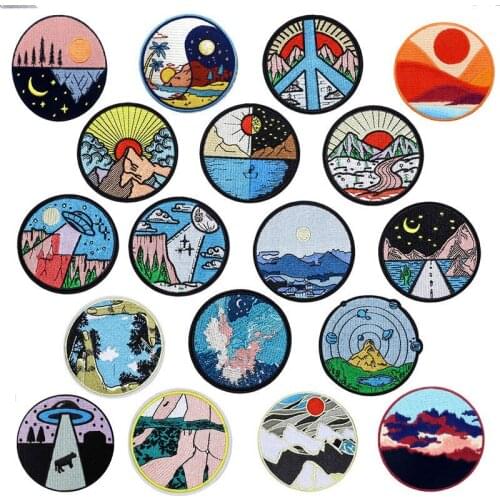 Creative Round Embroidery Patches Iron on Patch Label Sew-on Embroidered Appliques Thermo Stickers DIY Clothing Sewing Patterns