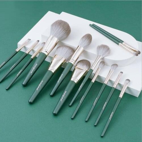 A full set of eye shadow brush, green tea green 14-piece set, red nose shadow brush and blush fiber beauty pen-makeup tools