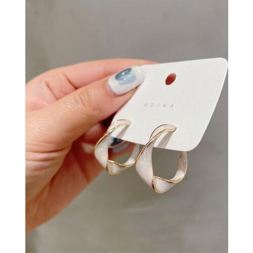 White Phnom Penh Acrylic Face Womens Earrings Small Simple Round Earrings Spiral Exquisite Jewelry