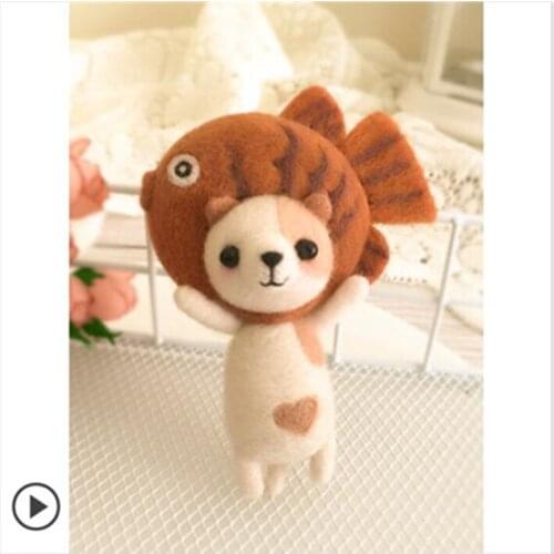 Handmade DIY cute carp head burner wool needlepoint kit wool felt needle felting decoration craft needlecraft DIY
