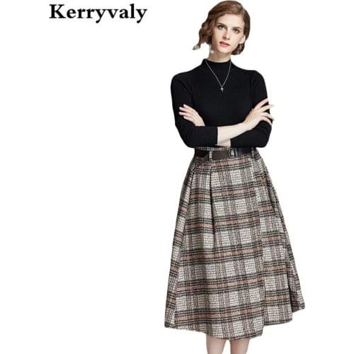 Womens Two Piece Sets 2021 Spring Irregular Retro Plaid Woolen Skirt + Black Knit Fit Slimming Base Shirt (with Belt) K8869
