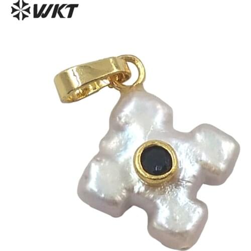 WT-JP247 Women fashion gold loops cubic zircon charm pearl pendant women gorgeous freshwater pearl pendant for necklace making