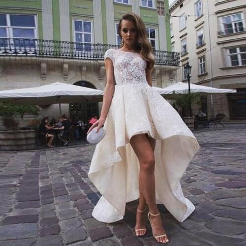 2020 New Scoop Neck Sheer Bodice Design Whole Lace Sexy Backless High Low Prom Dresses Cap Sleeves vestidos largos de fiesta