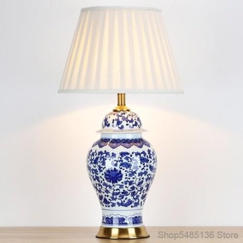 Classical Chinese Blue and White Porcelain Table Lamps Living Room Decor Bedroom Desk Lamps Fabric Ceramic Hotel Light Fixtures