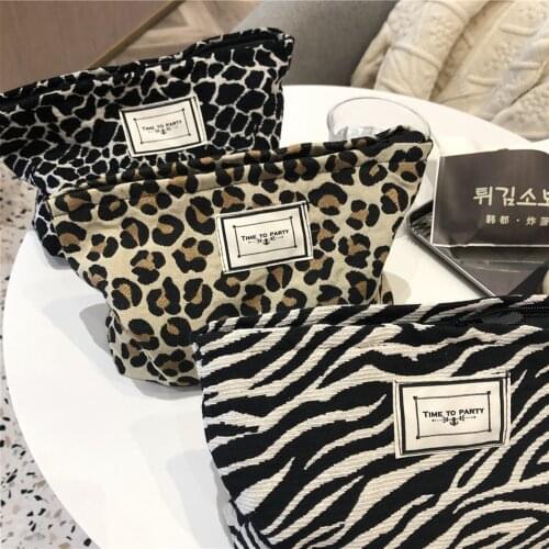 Women Small Makeup Bags Lightweight Animal Print Cosmetic Organizers Fashion Zipper Handbags for Home Travel