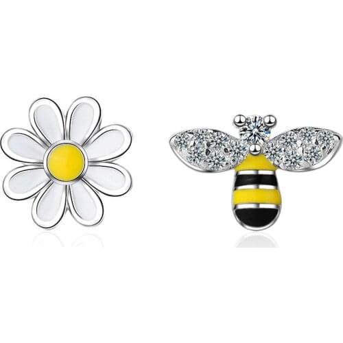 925 Pure Silver Needle Creative Lovely Bee Asymmetric Sunflower Flower Womens Stud Earrings Party Accessories Jewelry