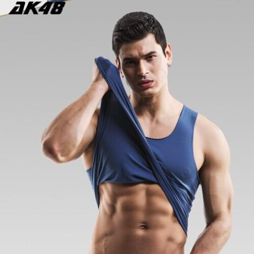 Summer tight sleeveless wide shoulder bottoming shirt mens ice silk seamless thin velvet sport vest with round neck in business