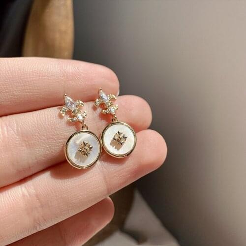 Women Fashion Round Big Pearl Dangle Earrings Personality Metal Geometry Ball Exaggerated Drop Earrings Jewelry