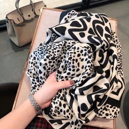 2021 Ladies Fashion Leisure Leopard Viscose Scarf Women Luxury Brand Shawls and Wraps Cotton and Polyester Muslim Hijab 180*90Cm