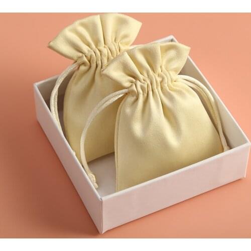 50 Flannel Drawstring Bags Cream Velvet Suede Jewelry Package Pouches Small Wedding Favor Candy Bags Wholesale Product Package