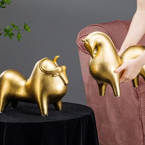 Abstract Bull Wall Street Cattle Sculpture Plating Gold Ceramic Cow Statue Mascot Exquisite Crafts Ornament Office Decor Gift