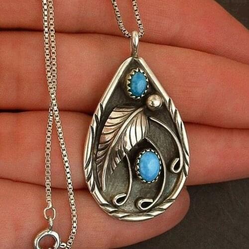 Huitan Water Drop Shape Pendent Necklace Engrave Pretty Leaf Pattern Blue Resin Vintage Party Delicate Women Necklaces Jewelry