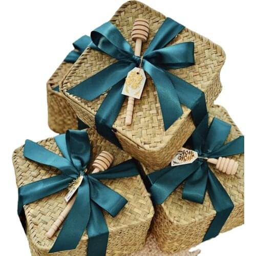 Seagrass straw storage box with cover dust storage box Western-style wedding birthday companion happy flower basket empty box