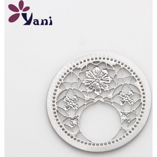 20pcs/lot Alloy Copper Hollow Silver Round Plate Charm For Floating Living Photo Lockets Necklace