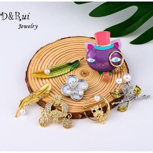 High Quality Cute Cartoon Cat Brooch Pin Fashion Pumpkin Carriage Gold Plated Feather Lotus Enamel Brooches Jewelry for Women