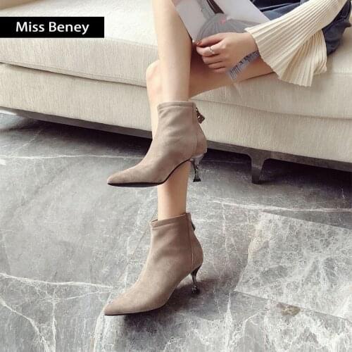 Boots womens 2020 new exquisite zippered wine glasses and velvet short boots womens pointed autumn winter womens shoes