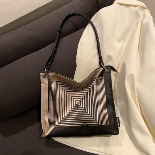Women Bag Nylon Geometric Square High-Capacity Tote Bag Shoulder Bags Handbags Vintage Fashion Soft Designer Bags Luxury