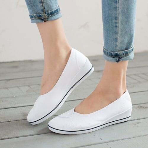 Akexiya 2021 Women Loafers Soft Slip on Canvas Flats Shoes Casual Breathable Mother Platform White Shoes Woman Zapatos De Mujer