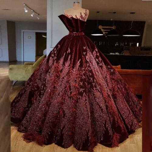Saudi Arabia Burgundy Velvet Evening Gowns Sheer Neck Lace Appliques Prom Dress Feather Dubai Robe De Soiree With Belt