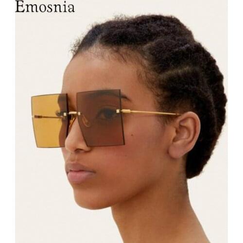 EMOSNIA Footwear