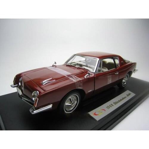 Diecast 1/18 Alloy Classic Car Metal Model Ornaments Adult Collection Vehicle Toys Souvenir Display Decoration Gifts Show