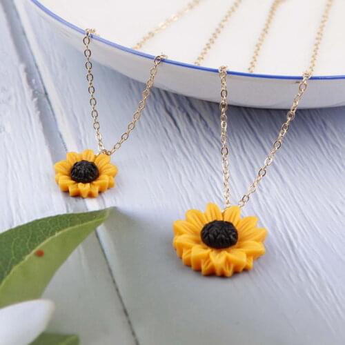 N5526 ZWPON Mini Sunflower Pendant Necklace for Women Fashion Summer Partysu Resin Daisy Flower Choker Collar Necklace Jewelry