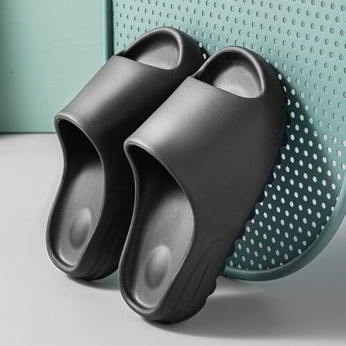 NEW 2021 Niki Kanye Slippers men runner shoes Summer Multicolor Beach-side Flip-flop Sandal Comfortable Breathable Tongs Homme