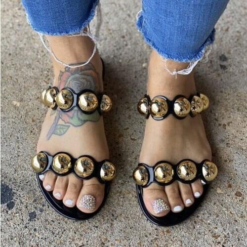 2020 summer new slippers plus size metal decoration flat bottom sandals female word sandals beach shoes X202