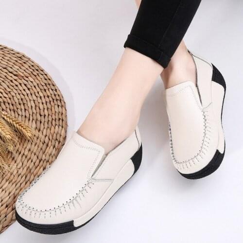 2021 Spring new leather womens singles shoes elastic platform platform rocking shoes mother shoes comfortable work shoes