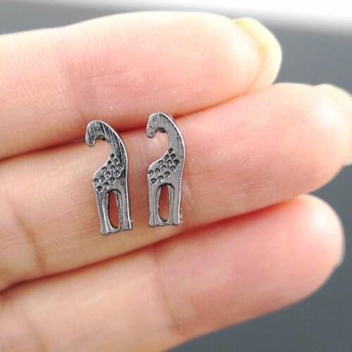 Women Fashion Earings Punk Tiny Cute Giraffe Earrings Studs in Stud Earrings For Women Simple Jewelry Female Brincos