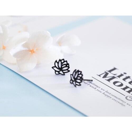 925 Sterling Silver Lovely Black Lotus Flower Post Stud Earrings A1070