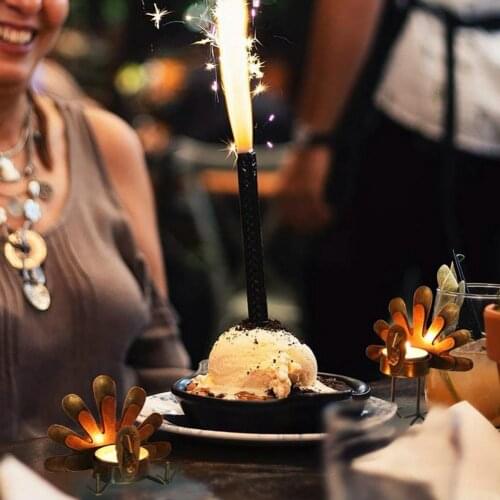 Thanksgiving Turkey Shape Candle Holder Retro Metal Autumn Harvest Tea Candlestick for Dinning Thanksgiving turkey candlestick