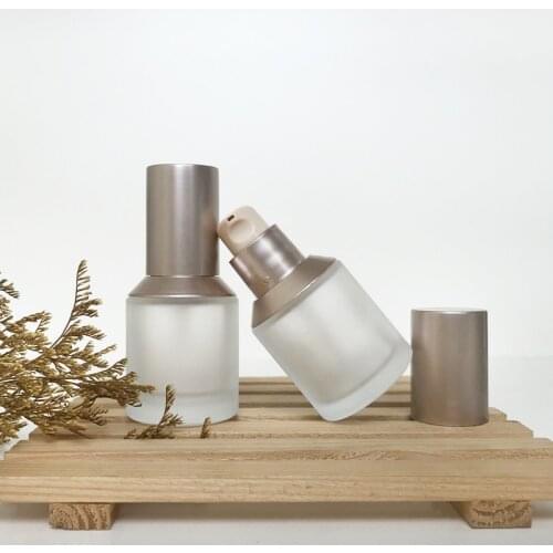 Frosted Pump 30ml Liquid Foundation Bottle Golden Cover Pressing Lotion Bottle Frosted Glass Bottle Container for Cosmetic