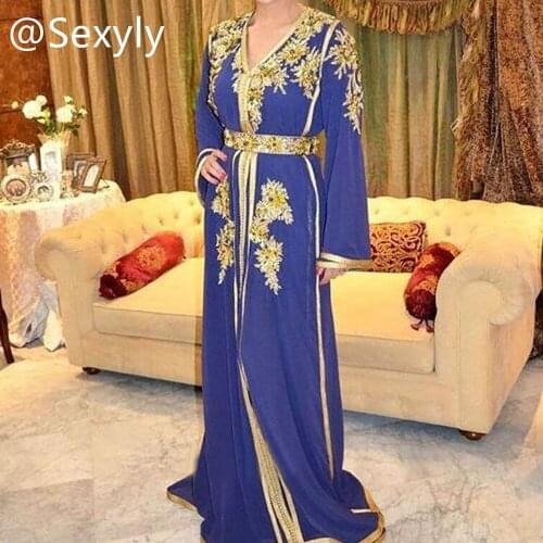 Chic Dubai Kaftan Royal Blue Evening Dress With Gold Appliques Sexy V Neck Long Sleeve Beaded Muslim Prom Dress 2021 Robe Soiree
