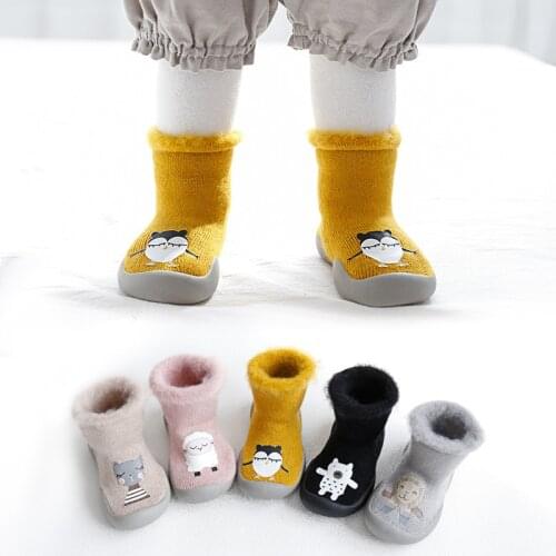 Plus velvet baby girl boy floor sock shoes nonslip baby toddler booties shoes soft rubber soles socks shoes newborn shoes