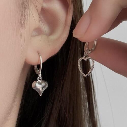 VSnow Summer Sweet Asymmetry Love Heart Hoop Earring for Women Girls Silver Color Metallic Hollow Out Earring Jewelry Pendientes