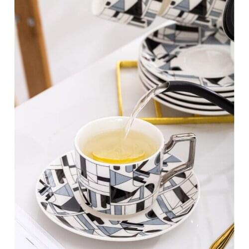 British Style Flower Bone China Coffee Cup and Saucer Set High-end Afternoon Tea Pastoral Style Flower Tea Cup