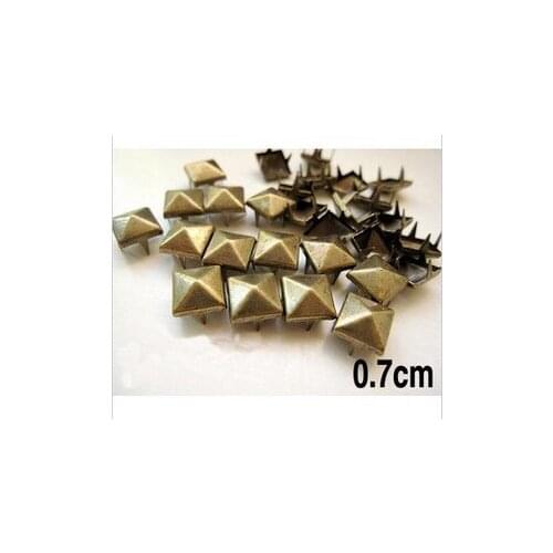 Promotional 1000pcs 7mm Bracelet And Leather Rivet Punk Pyramid Studs Metal Claws Nailhead DIY Accessories Shoes Bags
