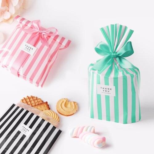 Free shipping 400pcs Polychromatic biscuit and candy gift bags, glassy paper food bags, birthday party decorations
