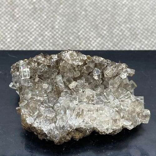 Natural transparent columnar calcite is rare and extinct in China